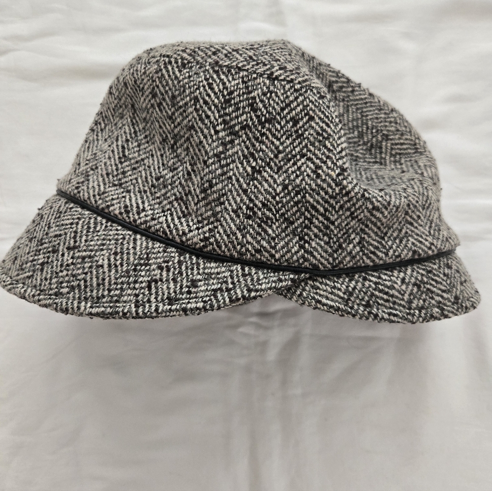 Vintage Black,Brown & White Herringbone Flapper Cloche Wool Blend Hat